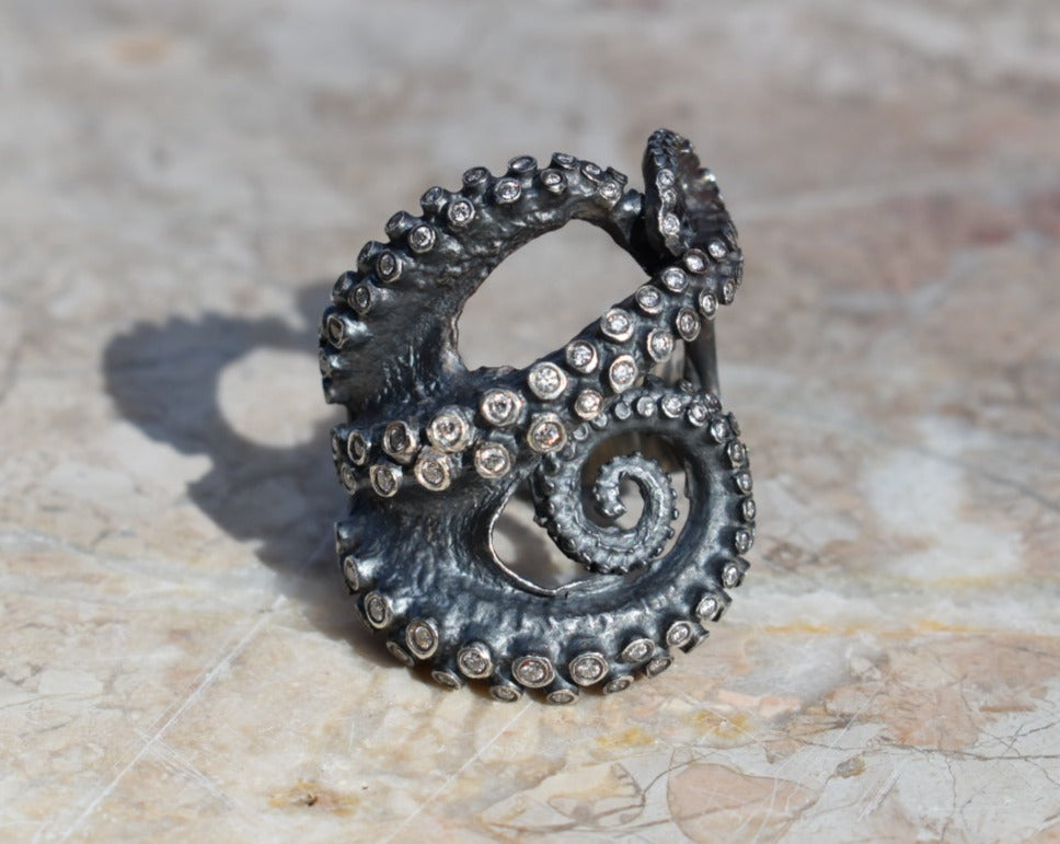 Diamond tentacle sculpture ring by Peggy Skemp, fine art jewelry, octopus tentacle coil ring with diamonds in each tentacle sucker