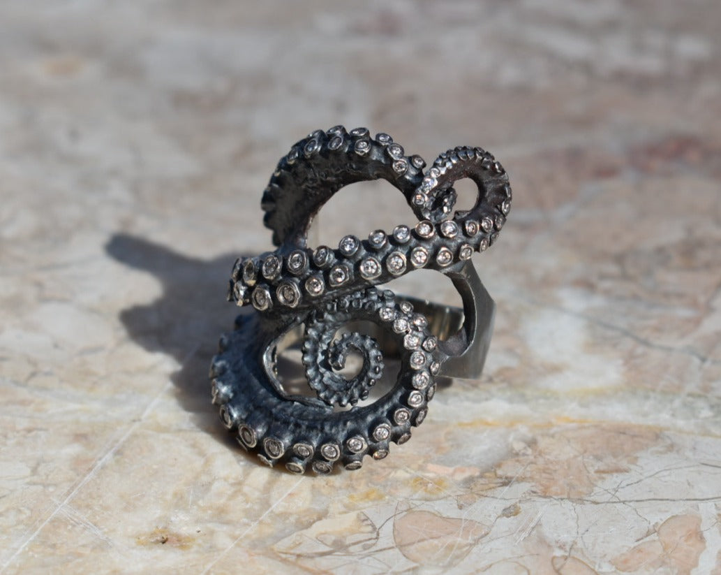 Diamond tentacle sculpture ring by Peggy Skemp, fine art jewelry, octopus tentacle coil ring with diamonds in each tentacle sucker
