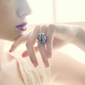 brain ring, anatomical brain ring, brain poison ring, peggy skemp jewelry, photy by Rachel Hanel