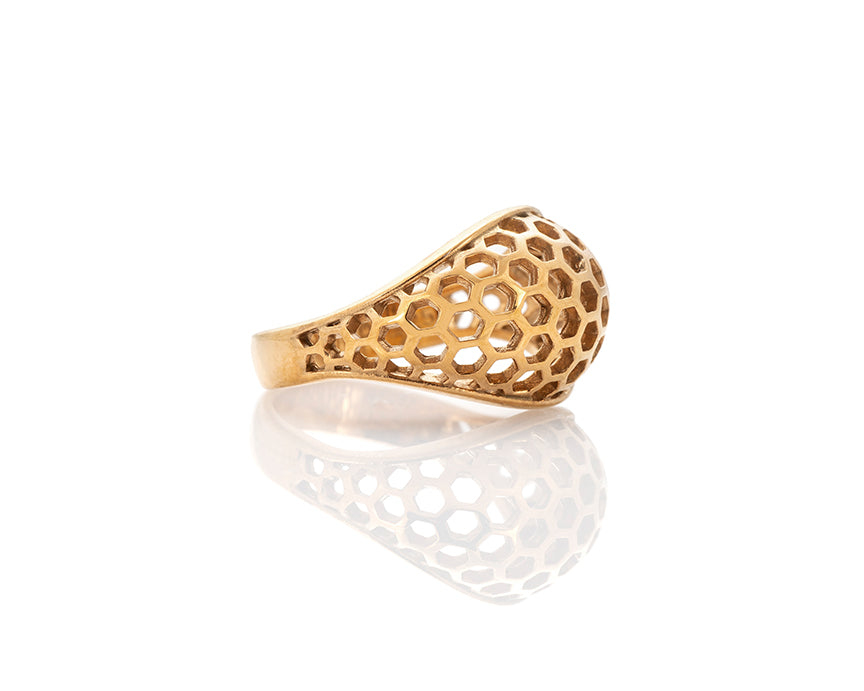 dome ring, honeycomb ring, everyday jewelry, peggy skemp jewelry, geometric ring, classic dome ring, art from nature, sweet gift, honeycomb, chemistry, biology, science ring, vermeil, gold plated silver, sustainable design, recycled silver, peggy skemp handmade jewellery