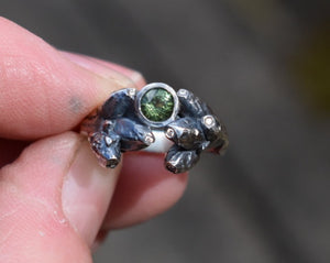 Oak sapling ring with green sapphire and white diamonds