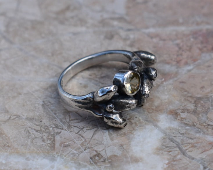Oak sapling ring with yellow sapphire and white diamonds