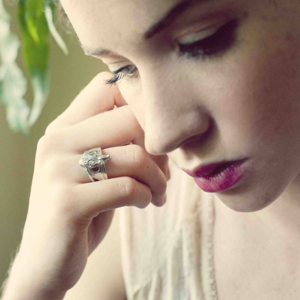 Anatomical claddagh ring outlet