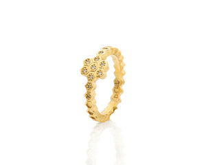 gold ring, 18ky, yellow gold, gold stacking ring, honeycomb, honeycombs, honeys, sweet gift, anniversary ring, promise ring, engagement ring, geometric design, peggy skemp jewelry