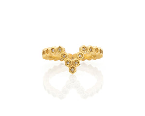 18ky gold and diamond chevron honeycomb ring by Peggy Skemp, bridal, sustainable engagement ring, anniversary, wedding ring, stackable, anniversary gift, sweet, honeycombs, Peggy Skemp Jewelry, Rachel Hanel Photo
