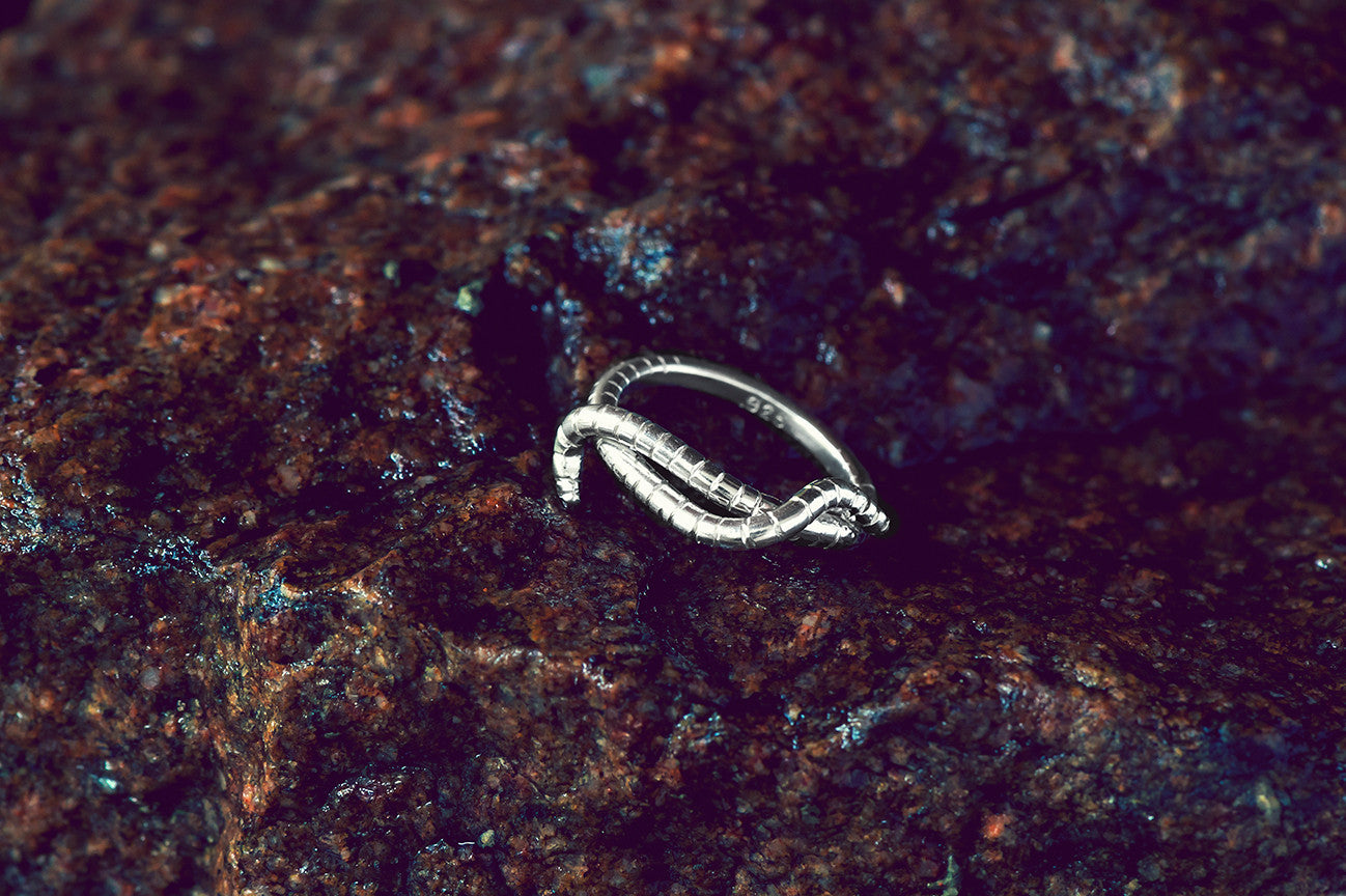 Earthworm Slim Crossover Ring