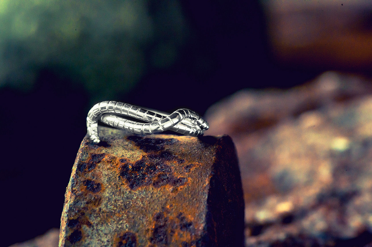 Earthworm Slim Crossover Ring