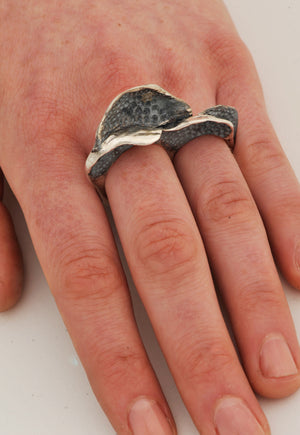 Shelf Mushroom 2-Finger Ring